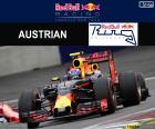 Макс Ферстаппен, вторым в Гран-при Австрии 2016 с его Red Bull, второй подиум карьеру в F1